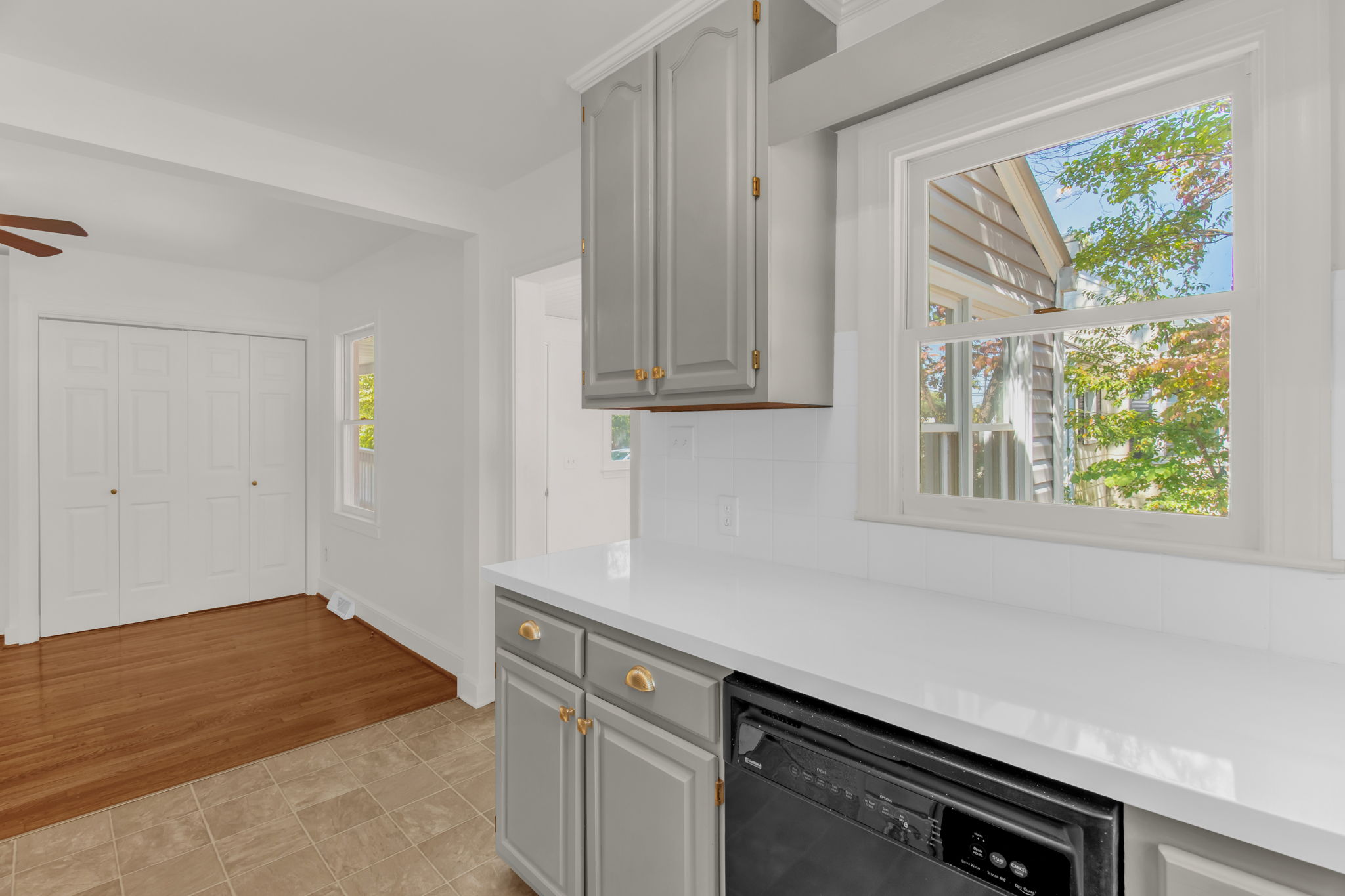 3423 Summit Ave-18