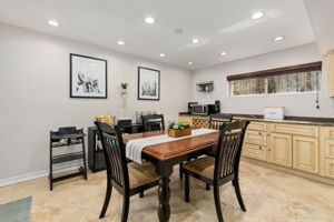 Dining Room/Buffet