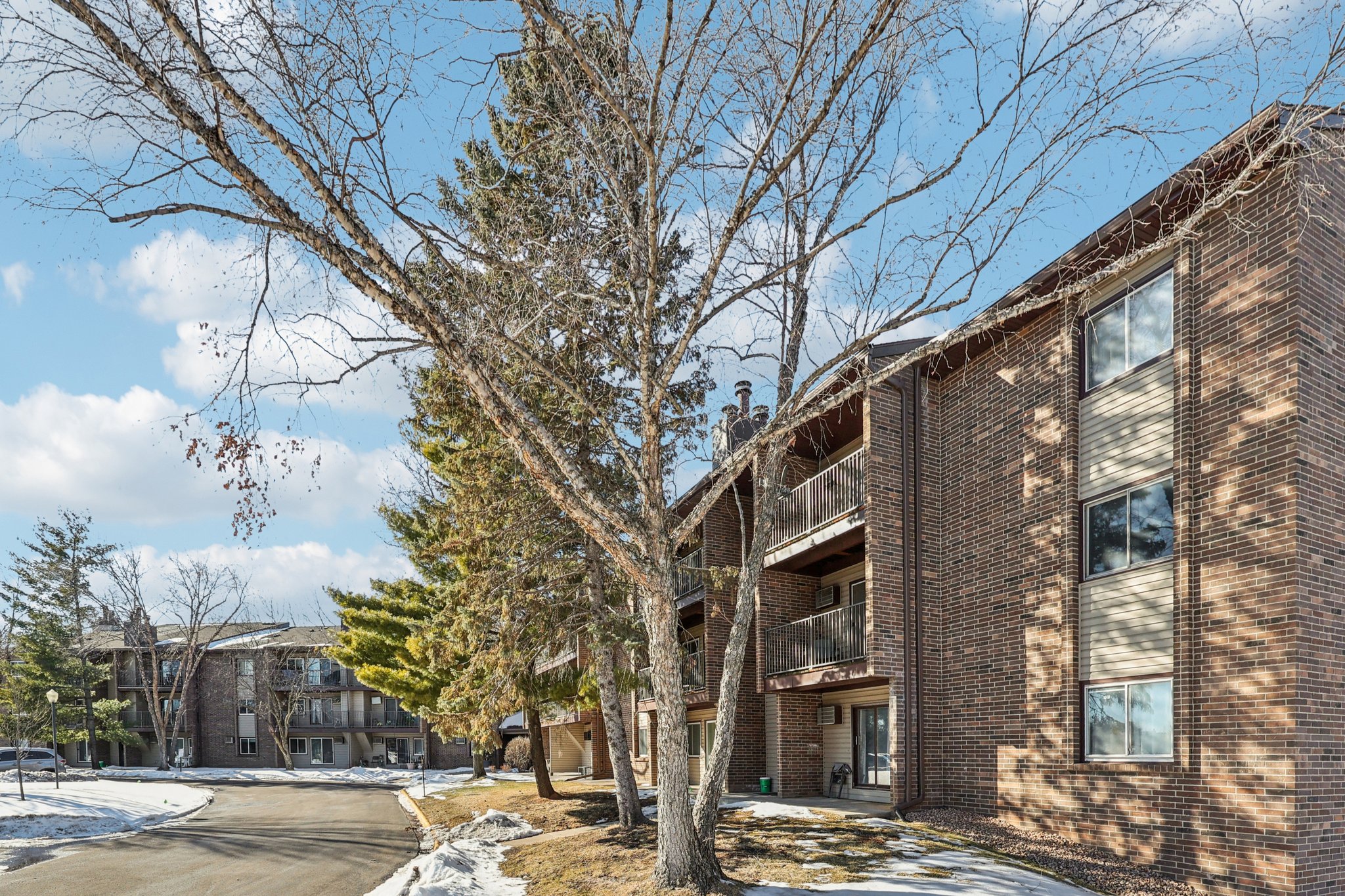 Golfview Dr 216-S0702-002.jpg