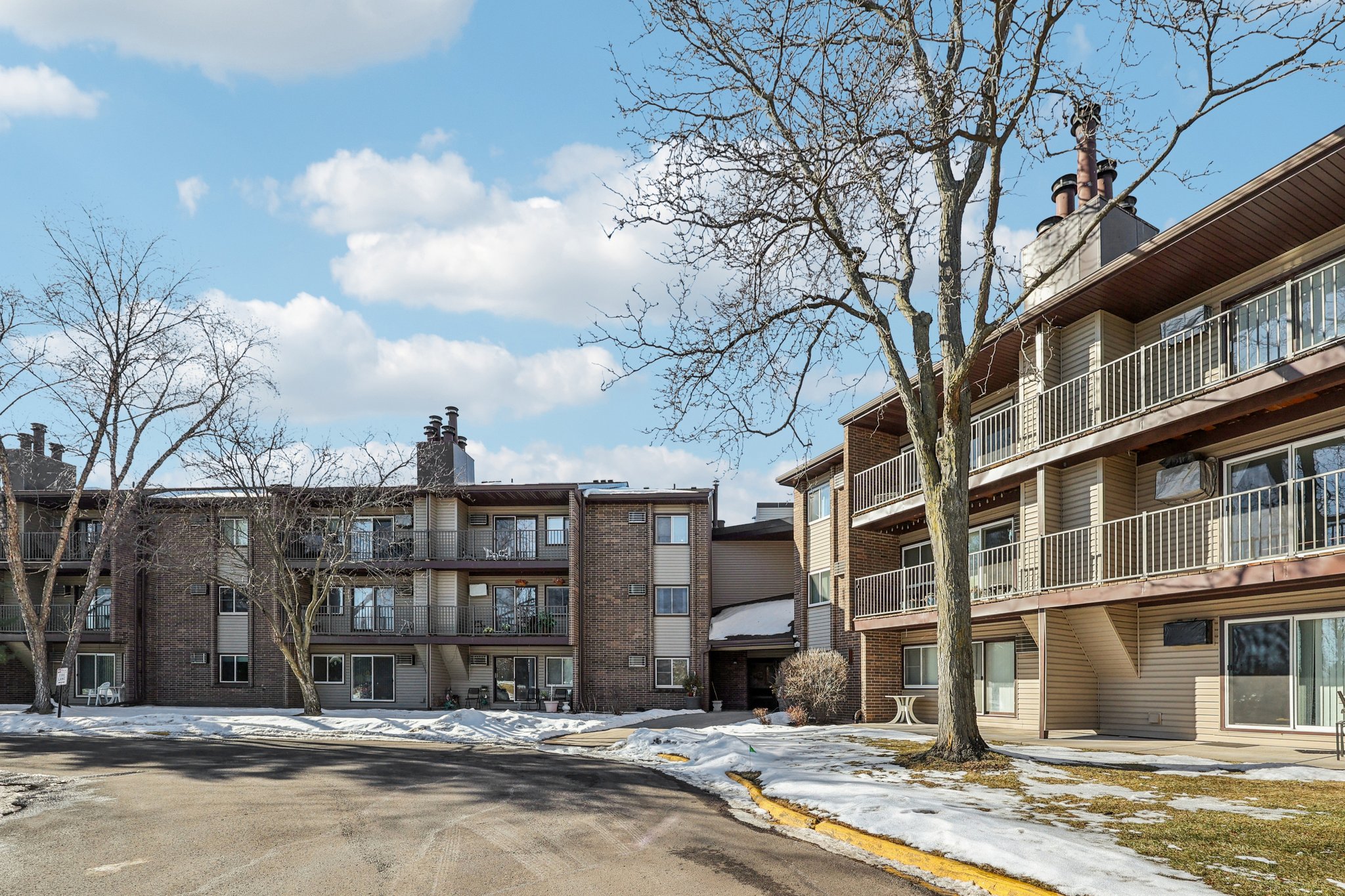 Golfview Dr 216-S0702-003.jpg