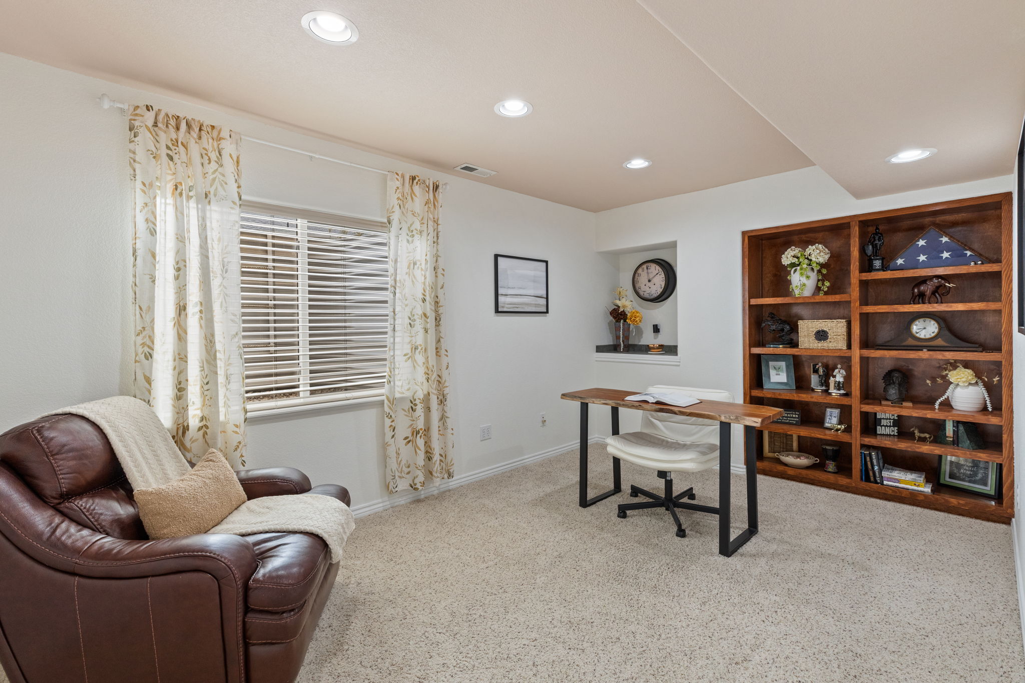 Bedroom/Office