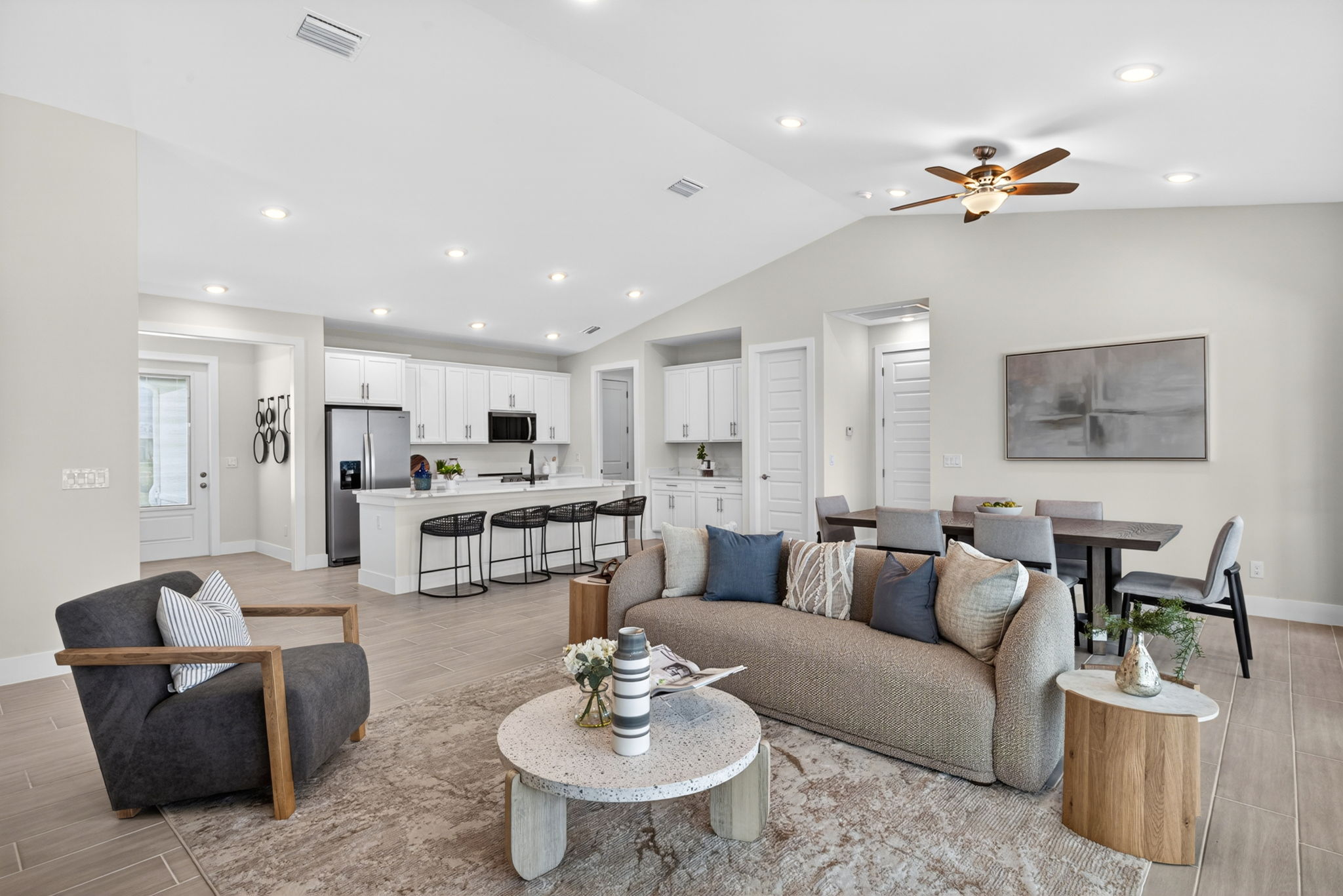 Living Room 2 of 4