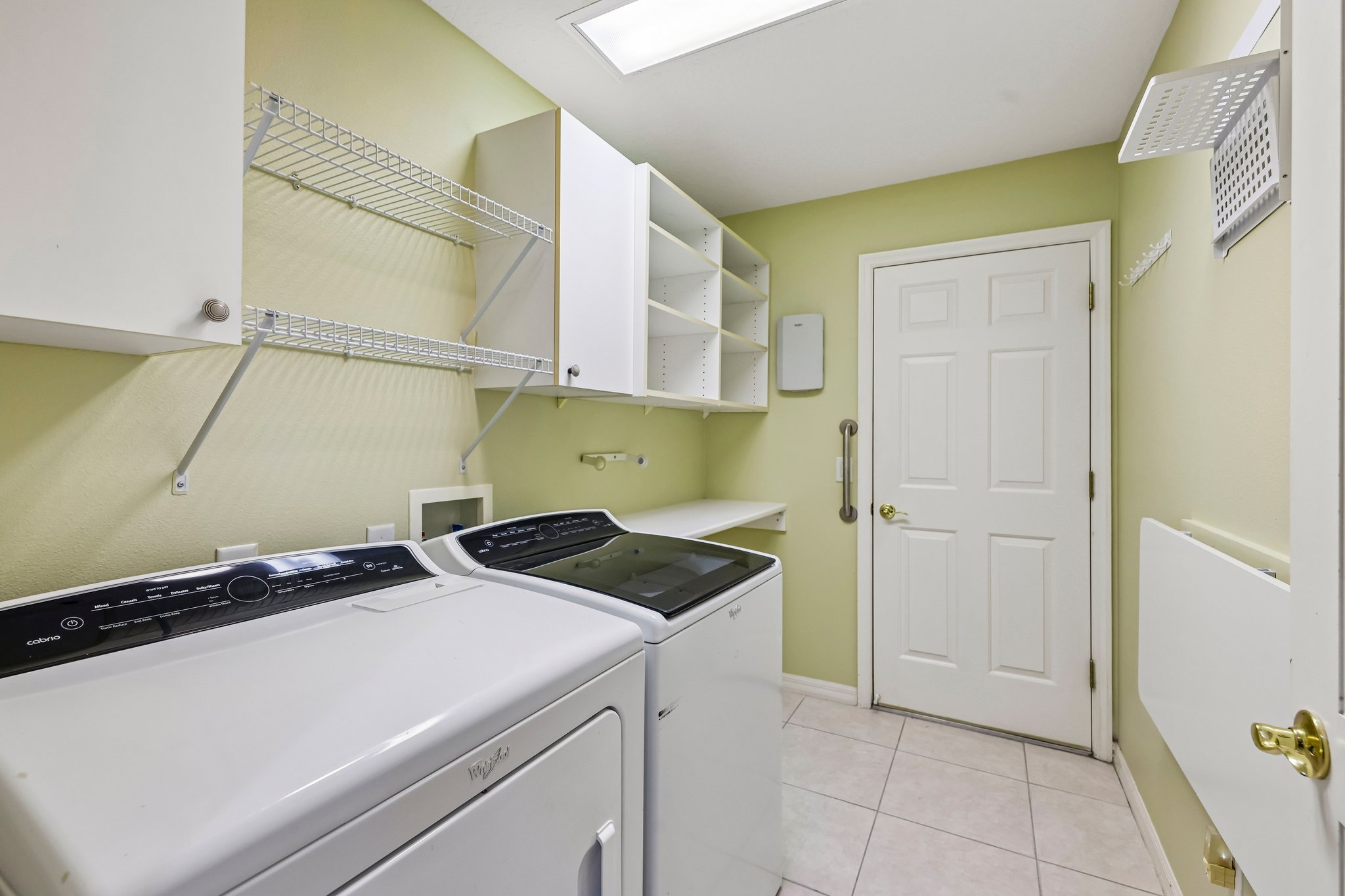 Sterling St-S0708-029.jpg