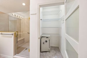 Sterling St-S0708-039.jpg