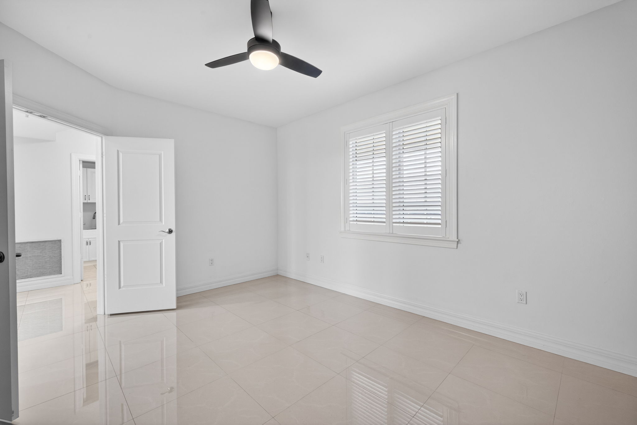 Guest Bedroom 1 - 2 of 2