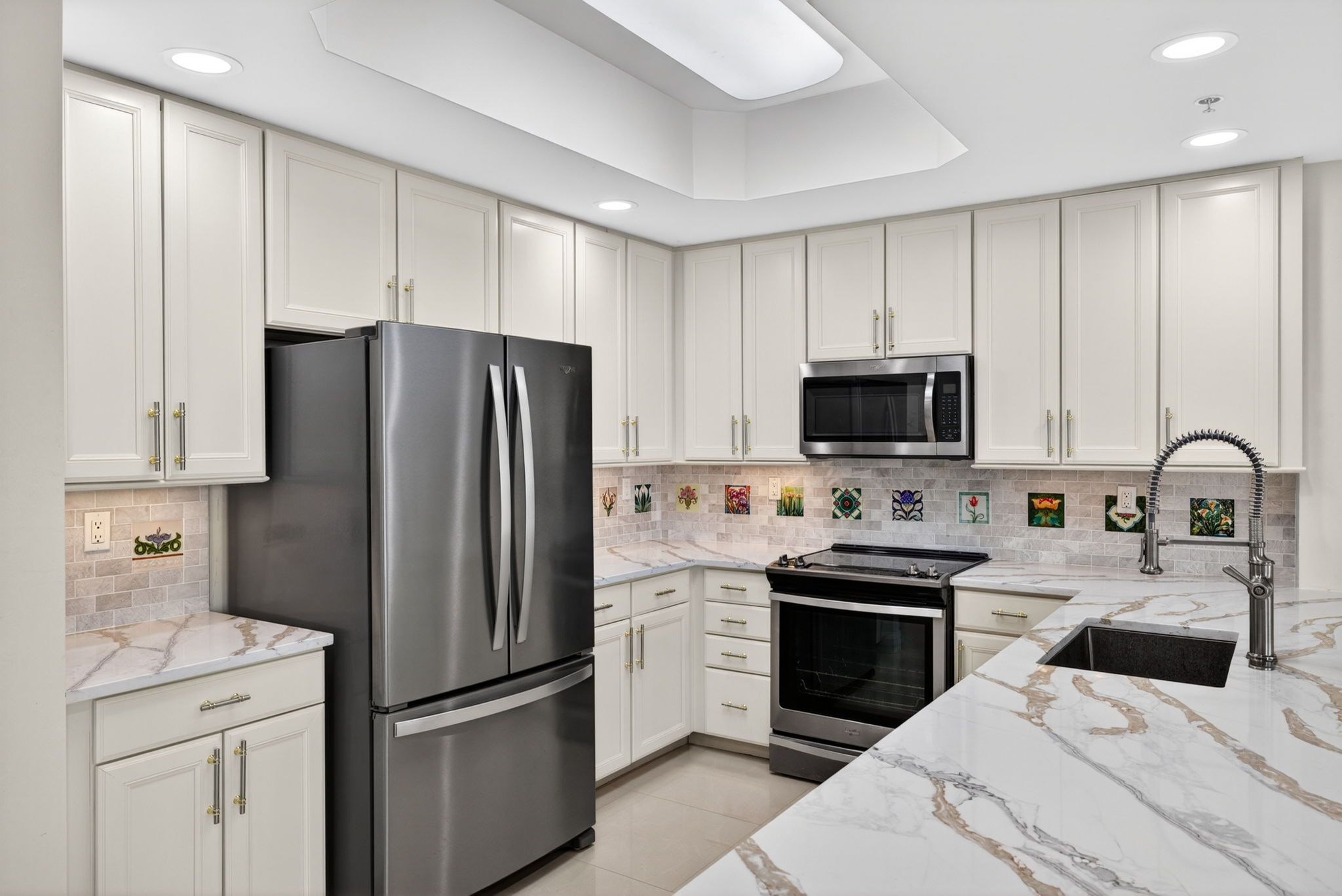 Kitchen 1 of 3