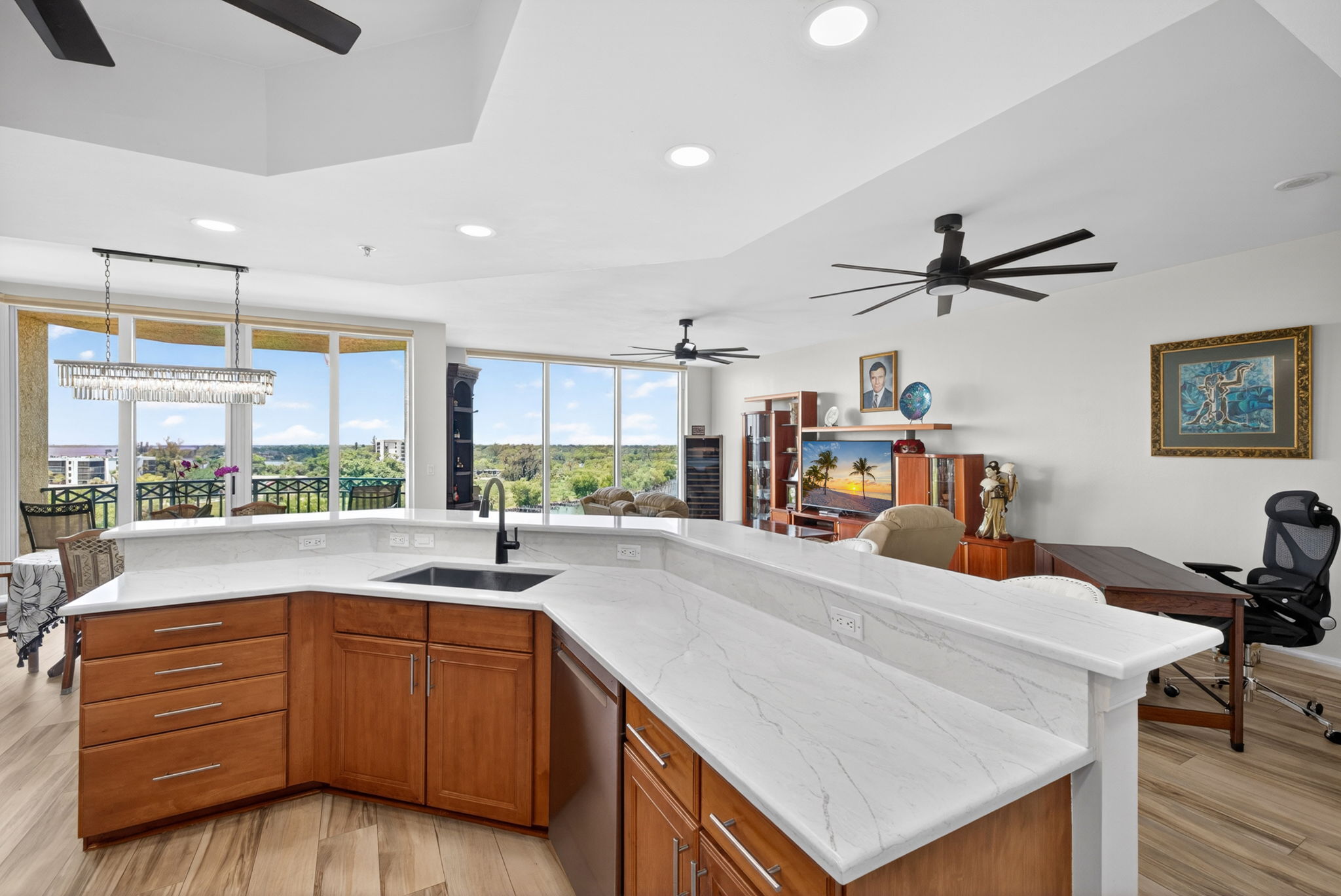 Kitchen 4 of 5