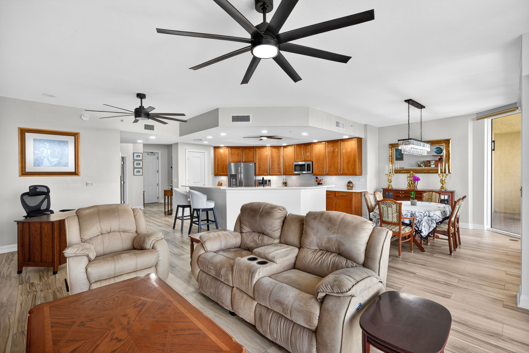 Living Room 4 of 6