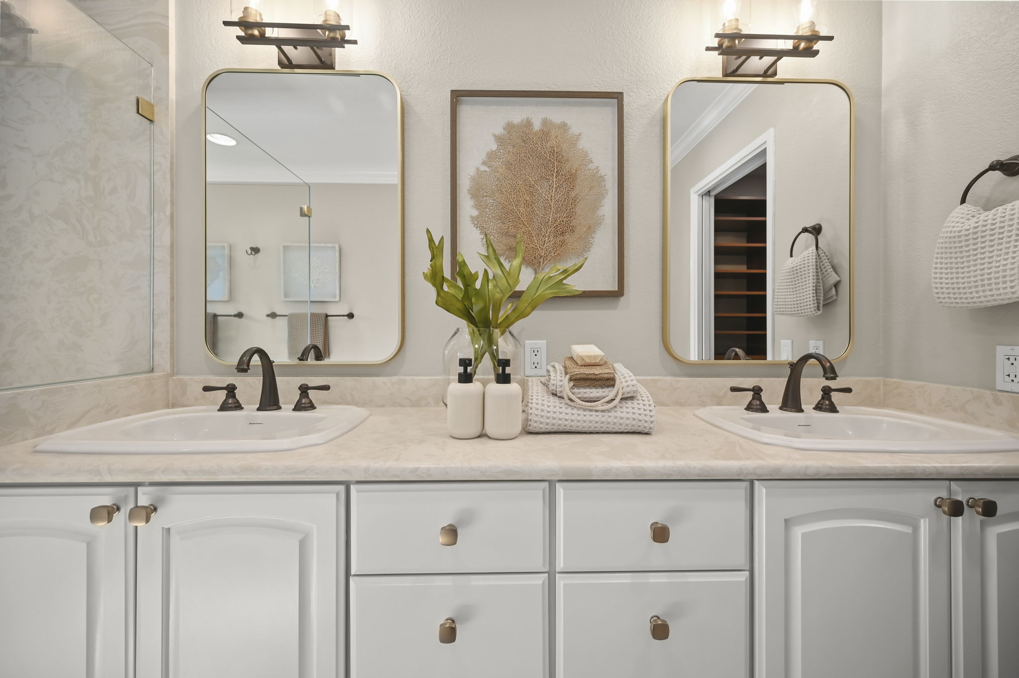 Spacious primary bath