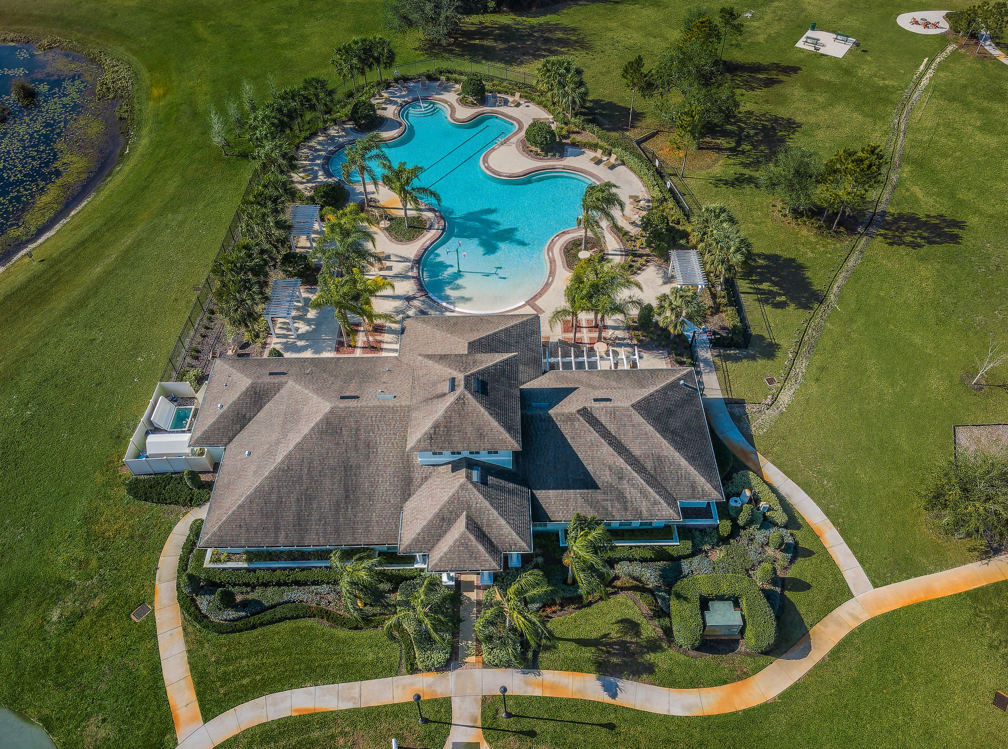 4-Clubhouse