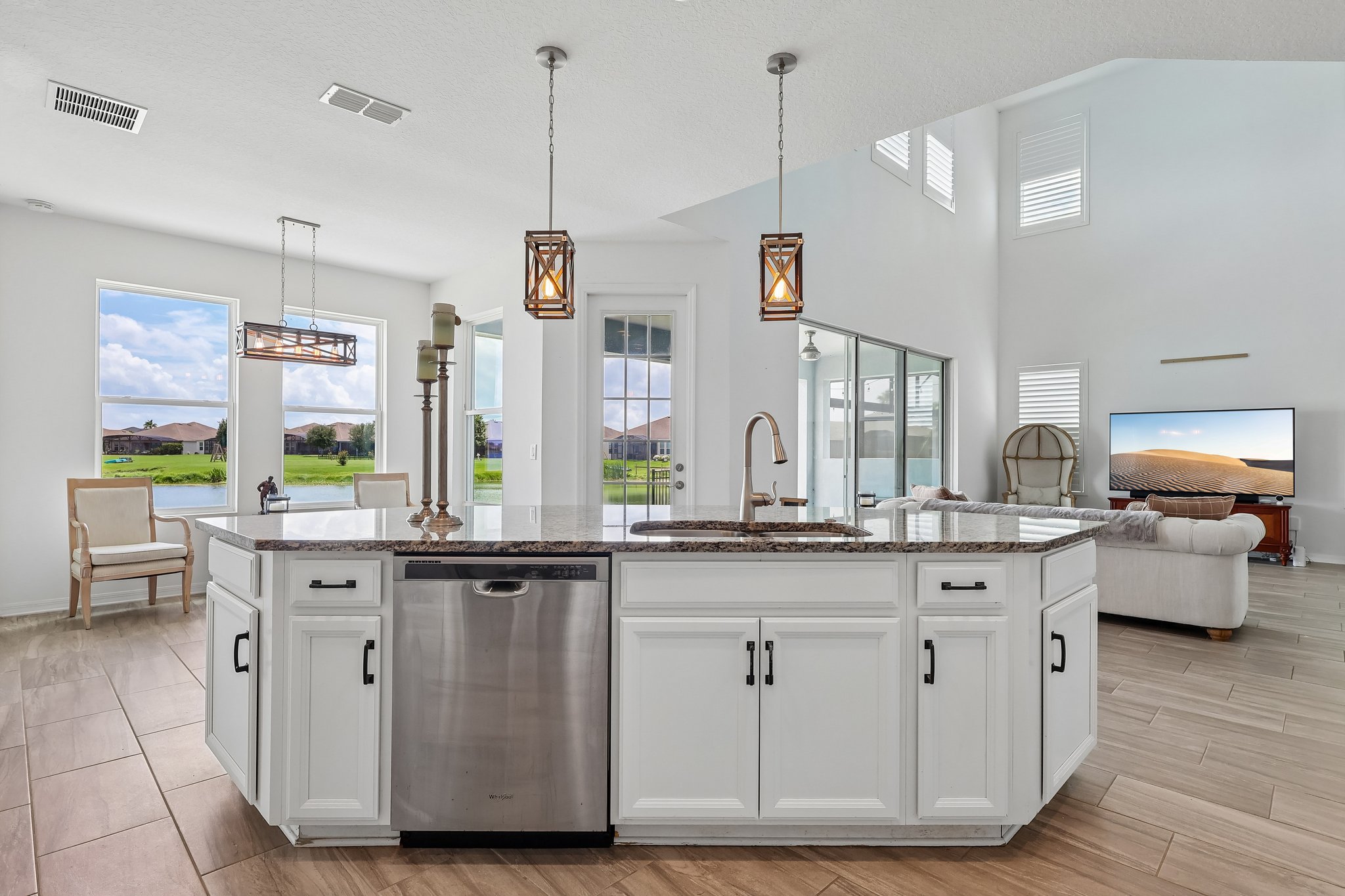 Blue Cypress Dr-S0206-016.jpg