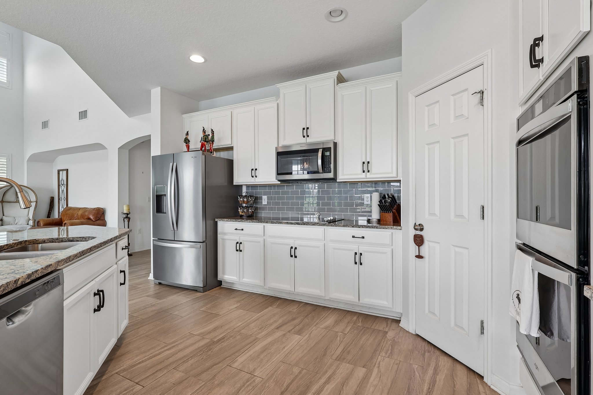 Blue Cypress Dr-S0206-018.jpg