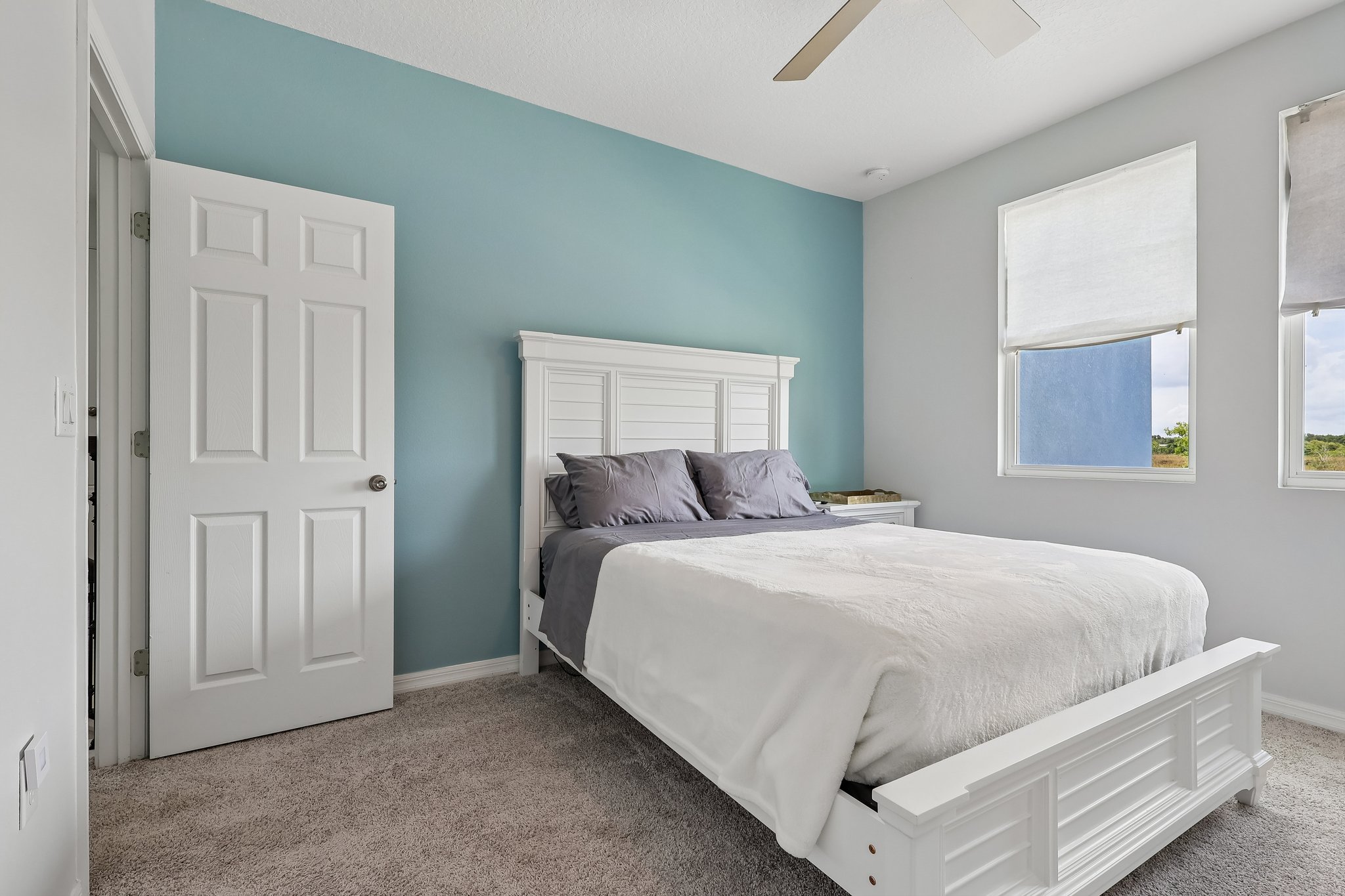 Blue Cypress Dr-S0206-038.jpg