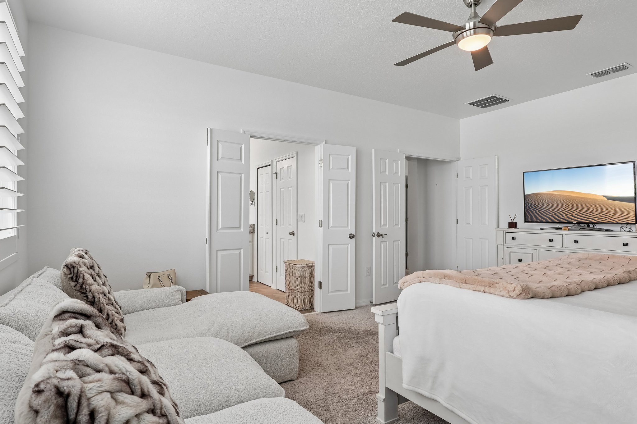 Blue Cypress Dr-S0206-043.jpg