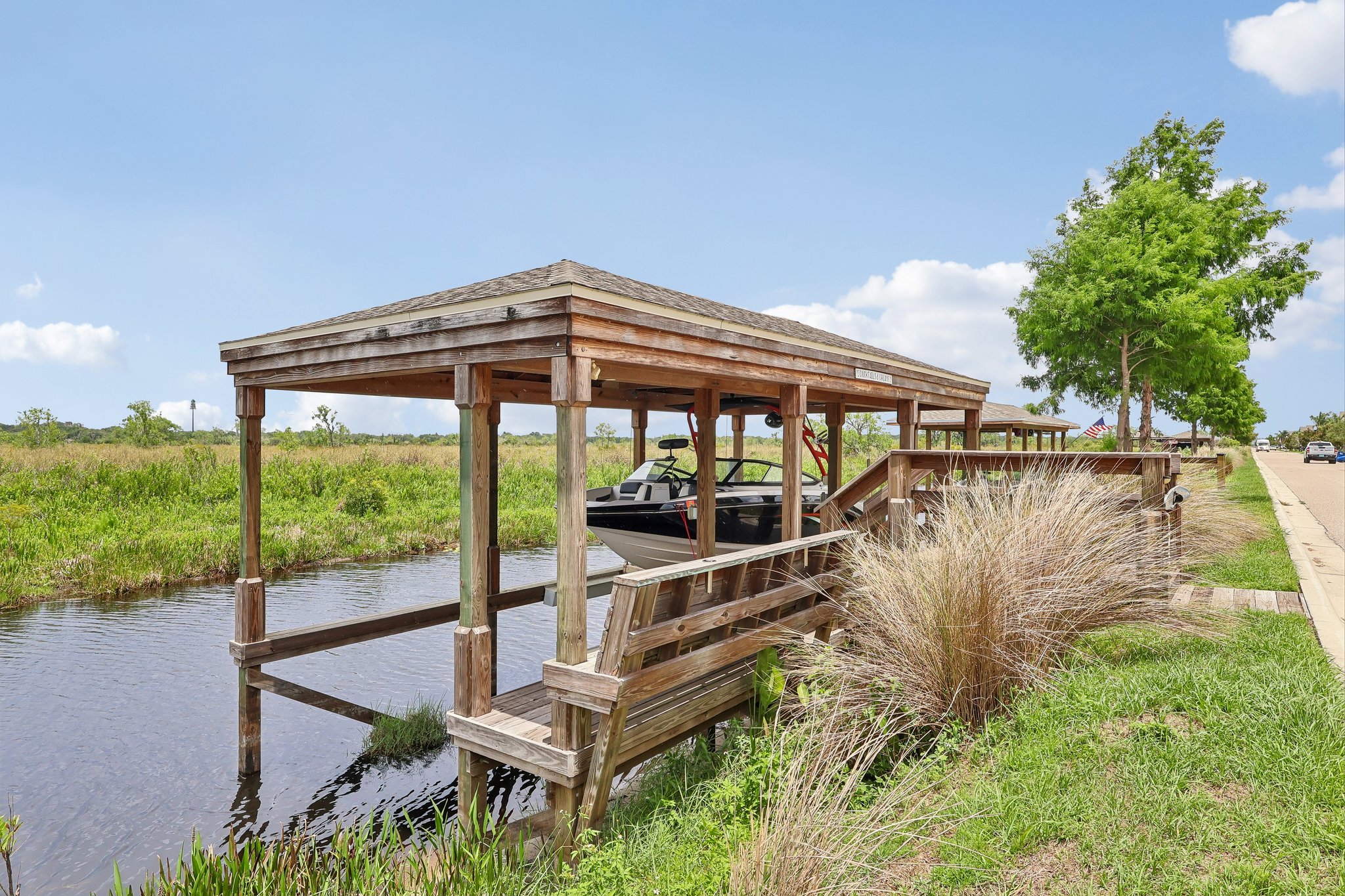 Blue Cypress Dr-S0206-049.jpg