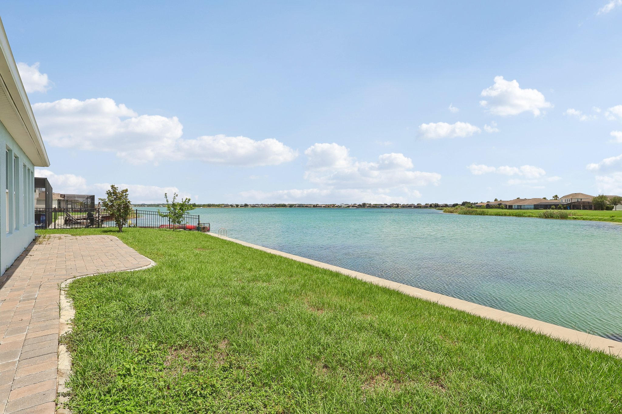 Blue Cypress Dr-S0206-055.jpg