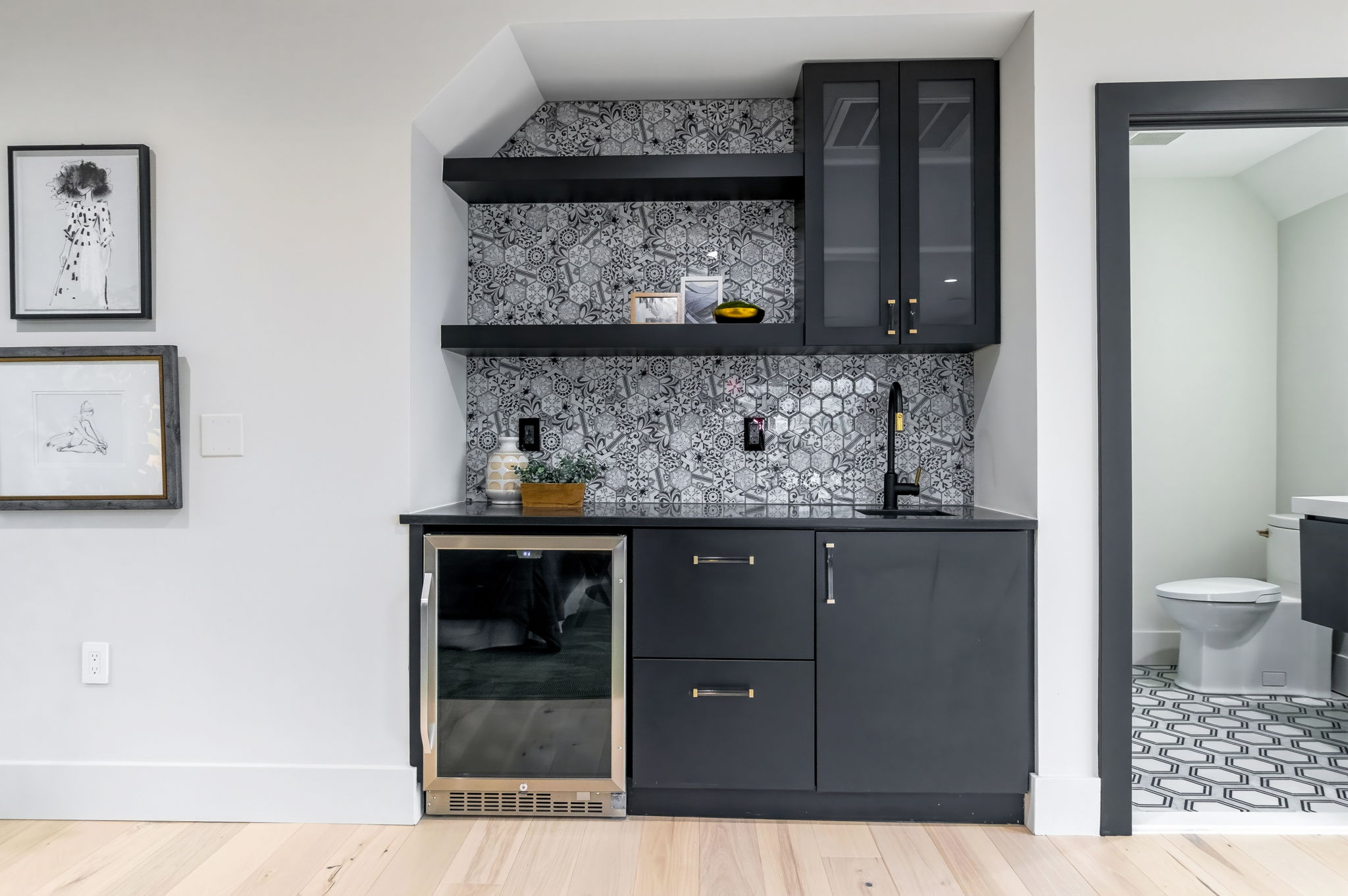  Photo 44
