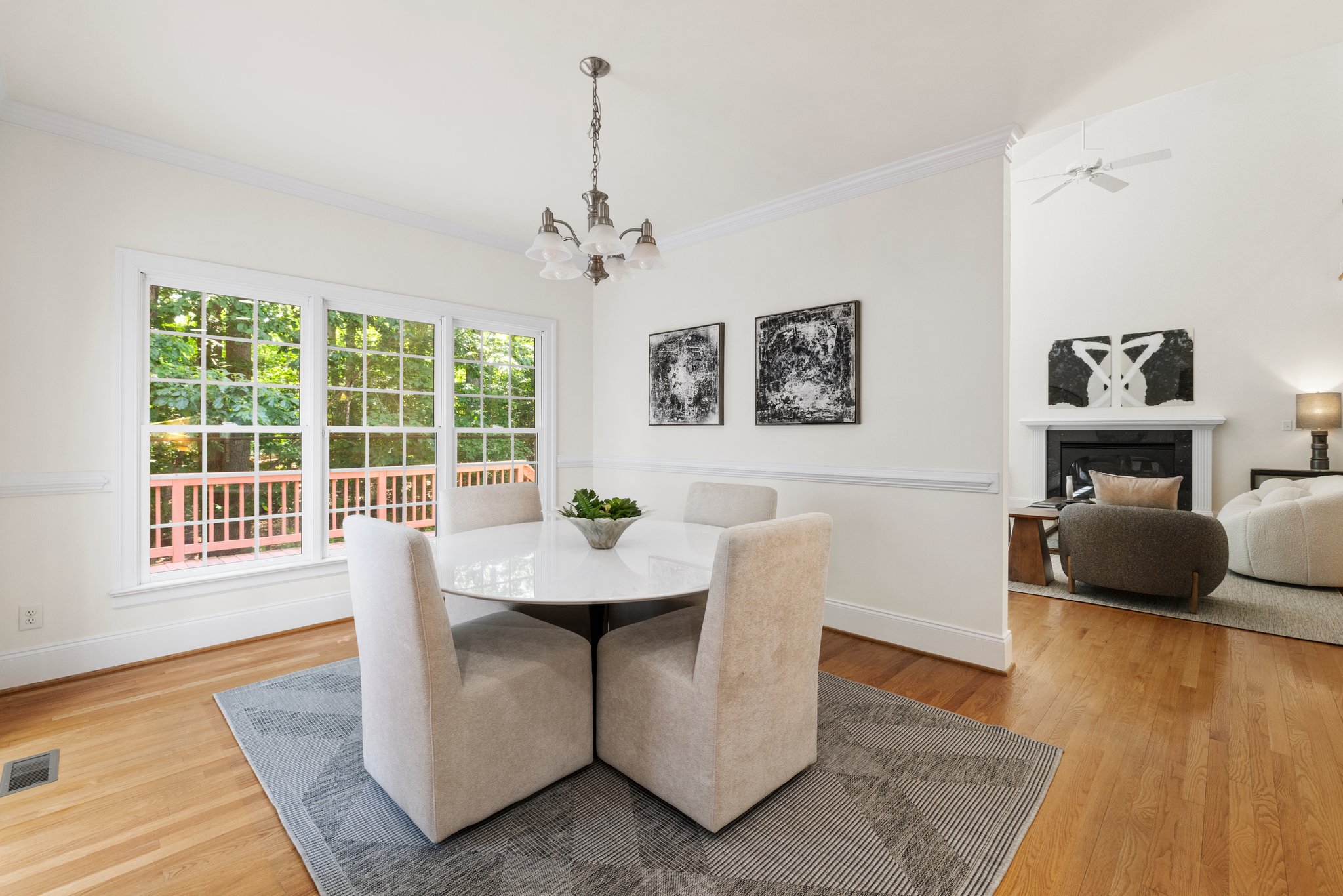 Kitchen/Breakfast Area