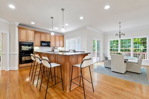 Kitchen/Breakfast Area