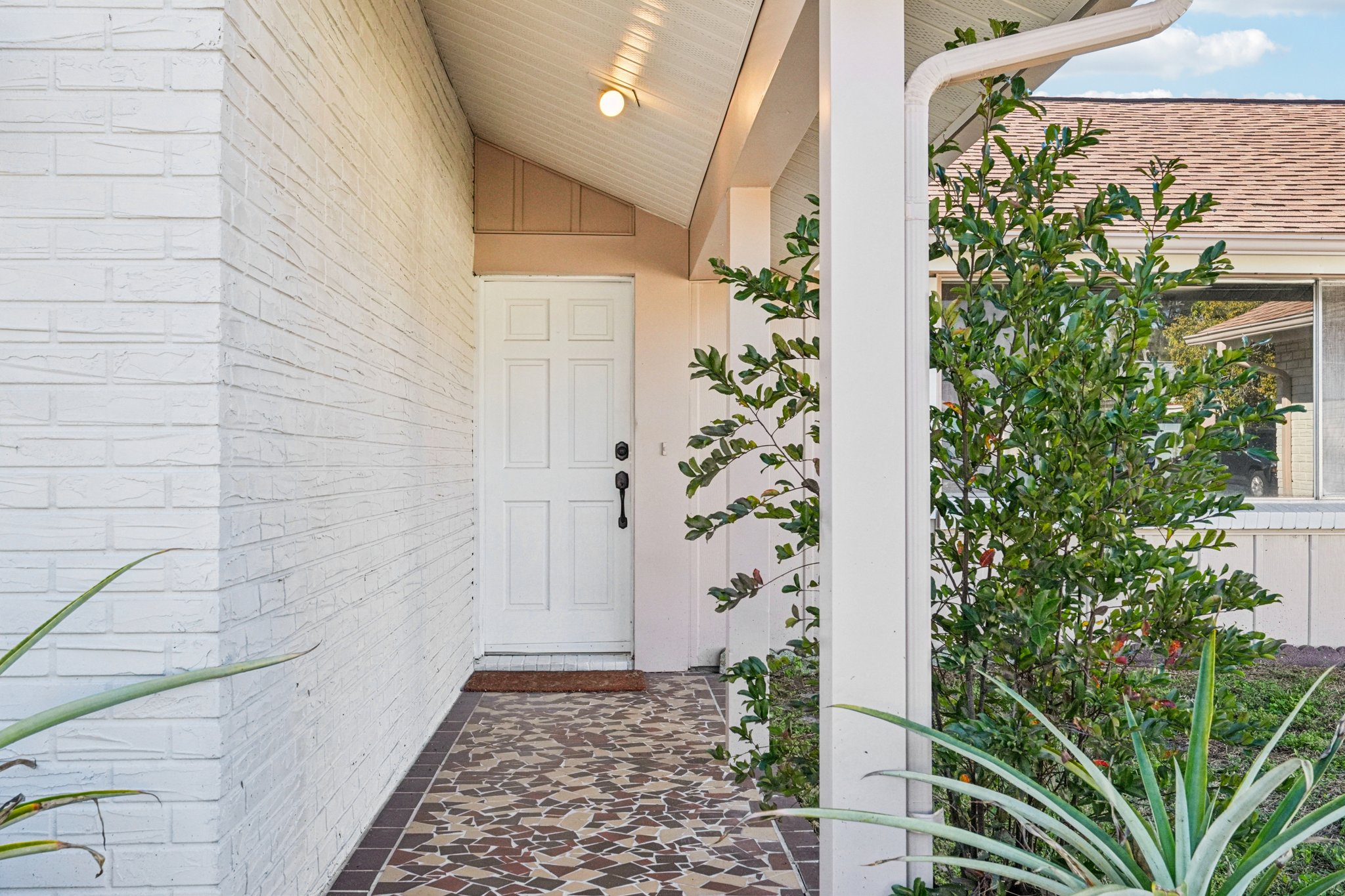 Springfield Dr-S3001-005.jpg