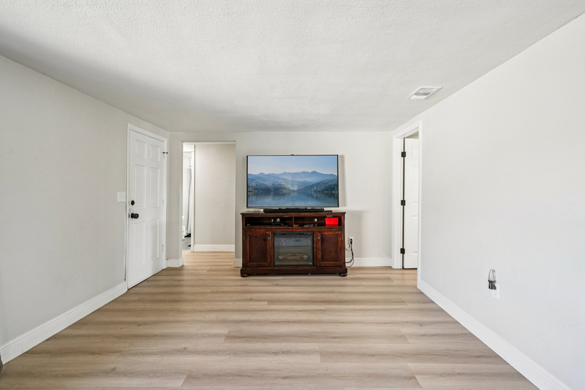 Springfield Dr-S3001-011.jpg