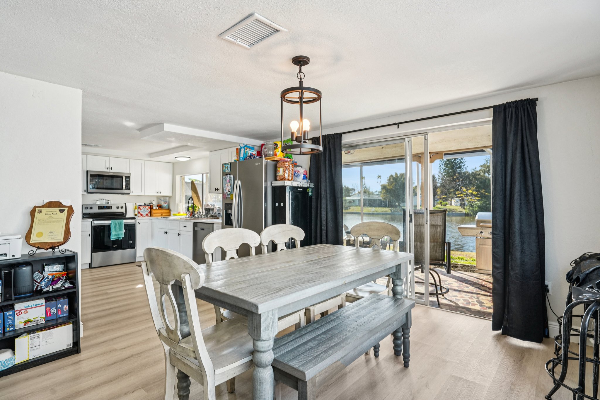 Springfield Dr-S3001-017.jpg