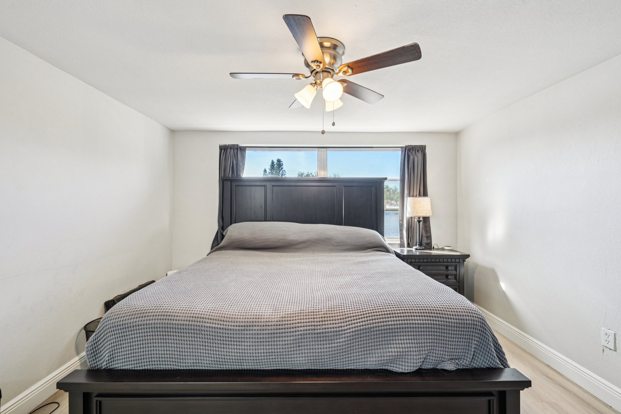 Springfield Dr-S3001-032.jpg