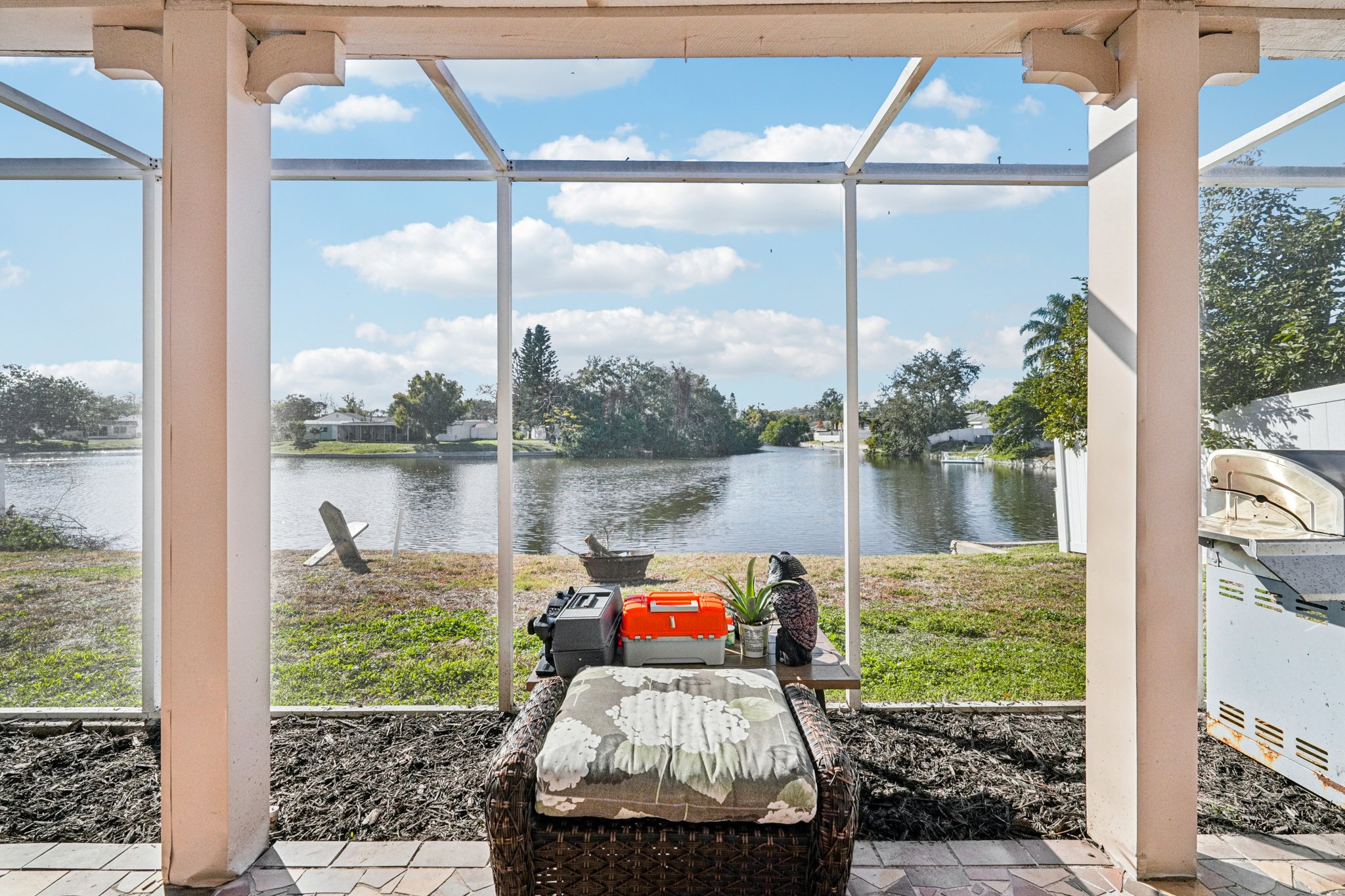 Springfield Dr-S3001-047.jpg