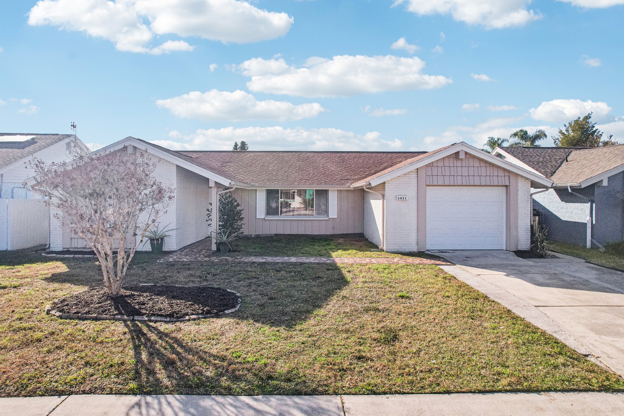 Springfield Dr-S3001-052.jpg