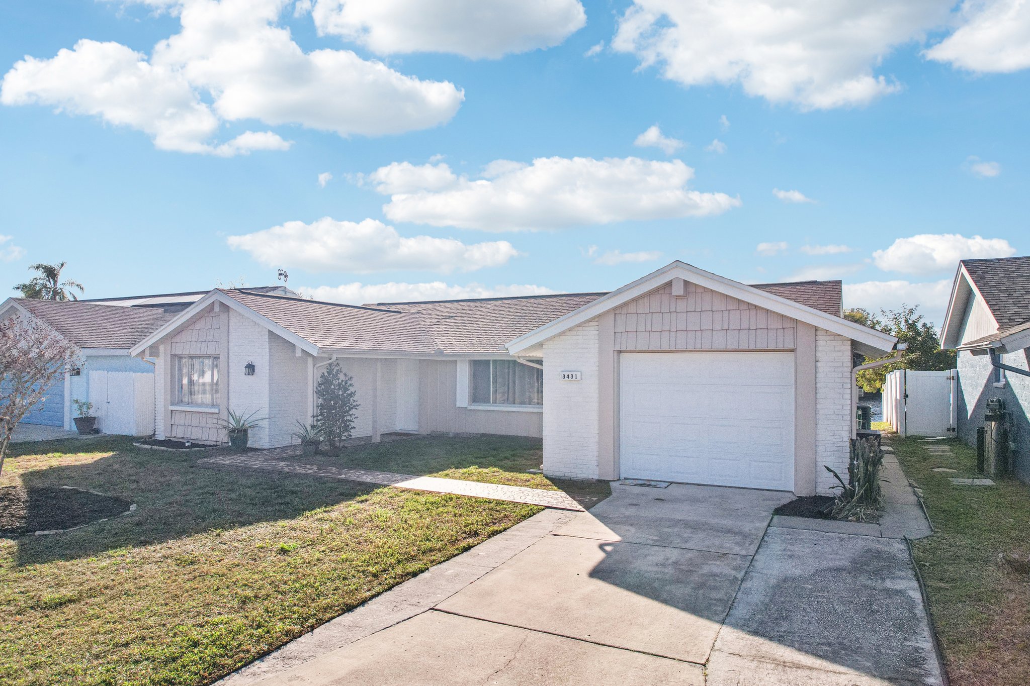 Springfield Dr-S3001-054.jpg