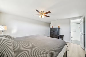 Springfield Dr-S3001-033.jpg