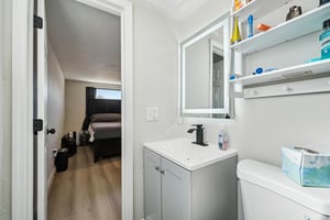 Springfield Dr-S3001-037.jpg