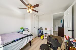 Springfield Dr-S3001-043.jpg