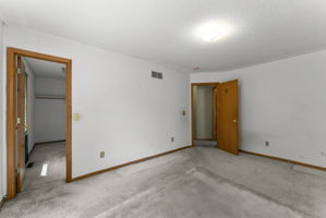  Photo 34