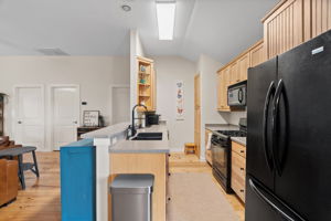  Photo 8