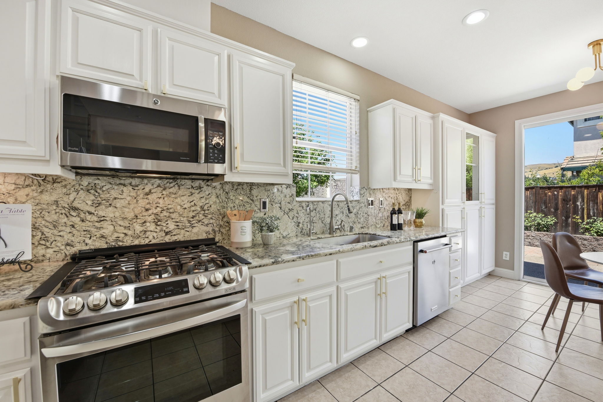 015_F8_34341 Sandburg Dr