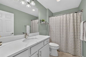  Photo 44