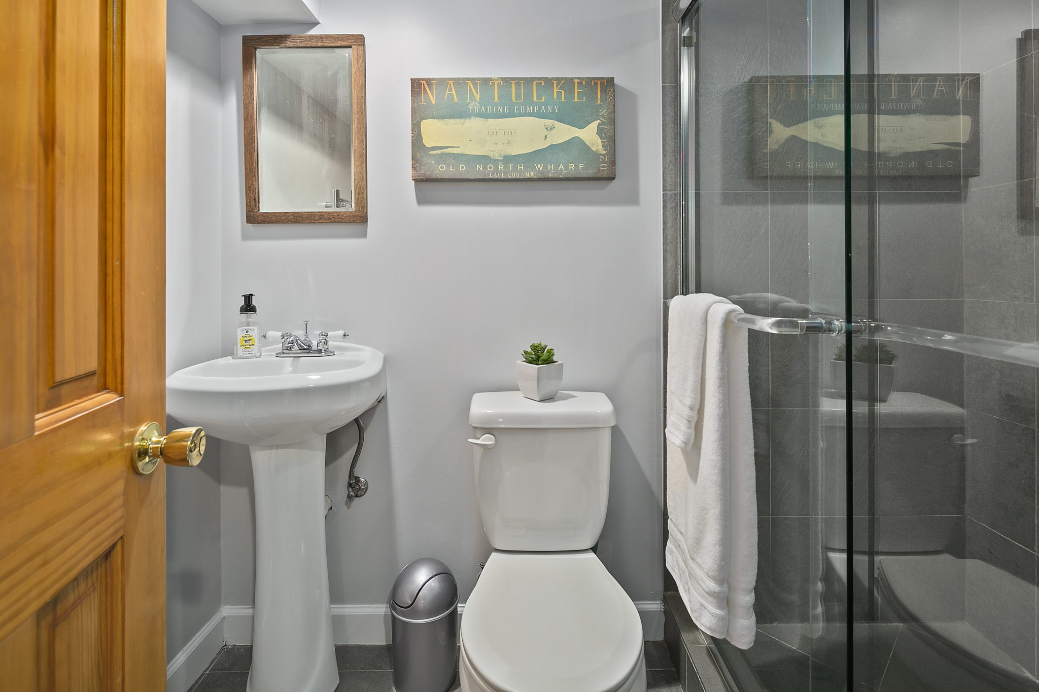 3435 Mt Pleasant St NW, Washington, DC 20010, USA Photo 48