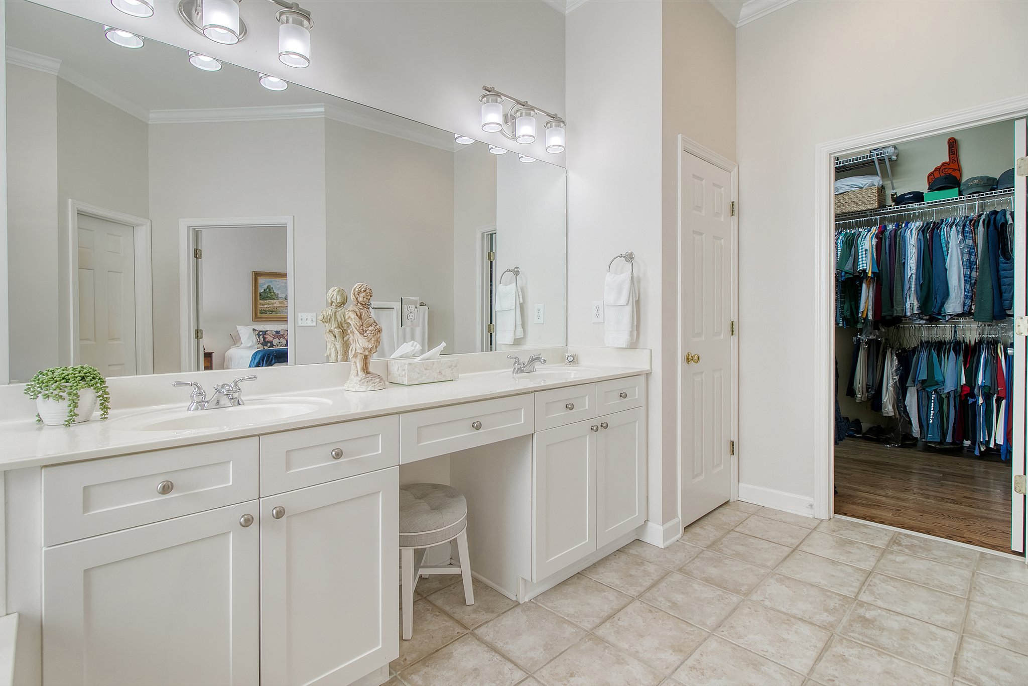 Double sink vanity & linen closet