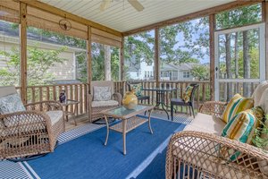 Screened-in Porch