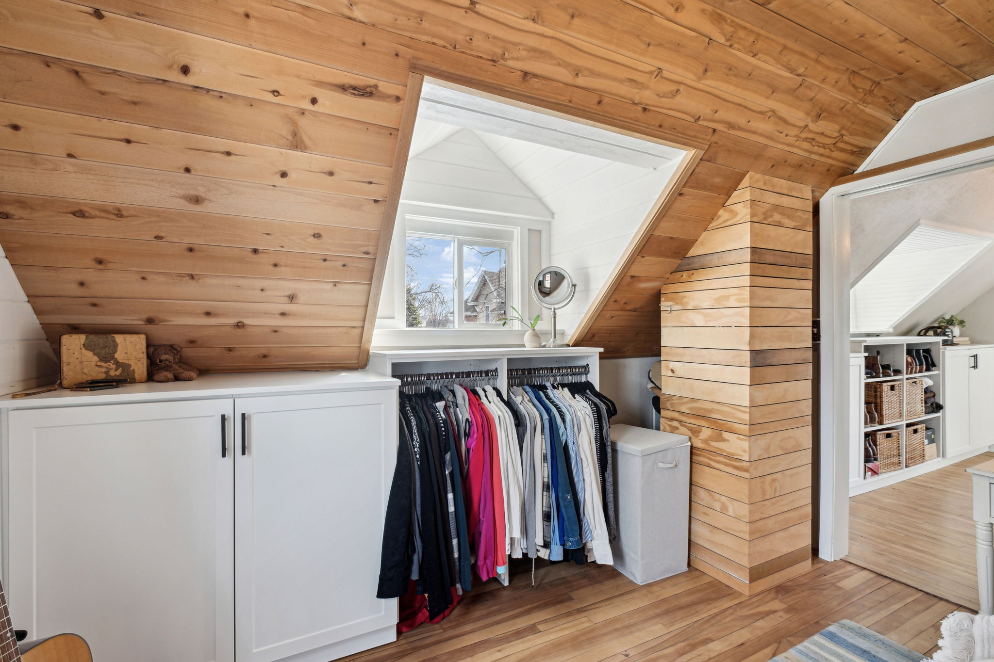 26_Interior