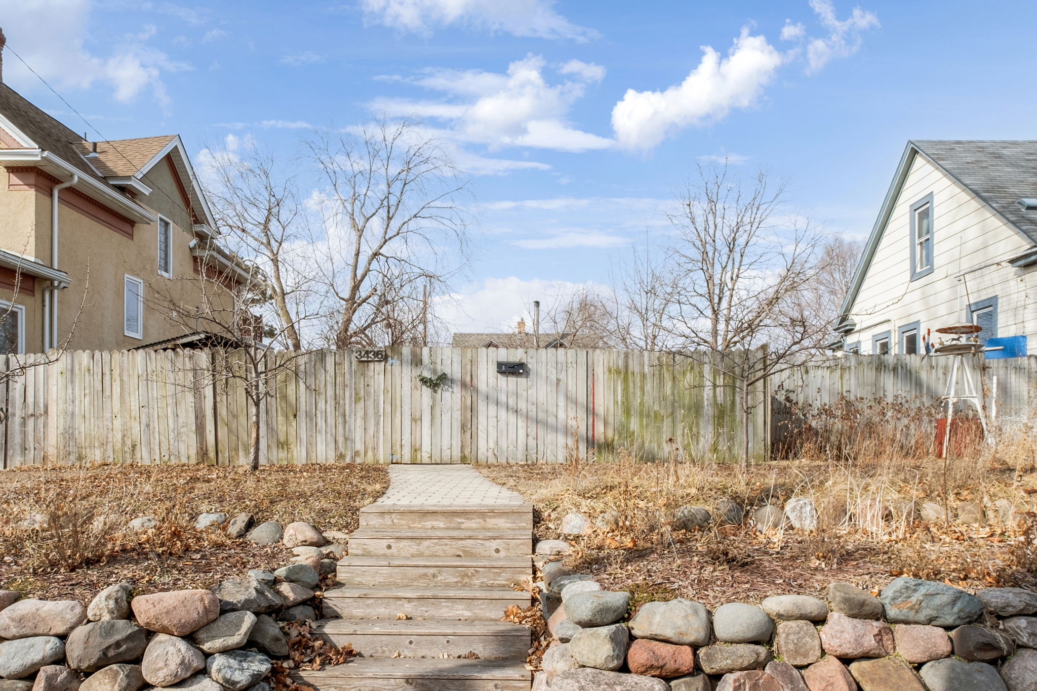 02_Exterior