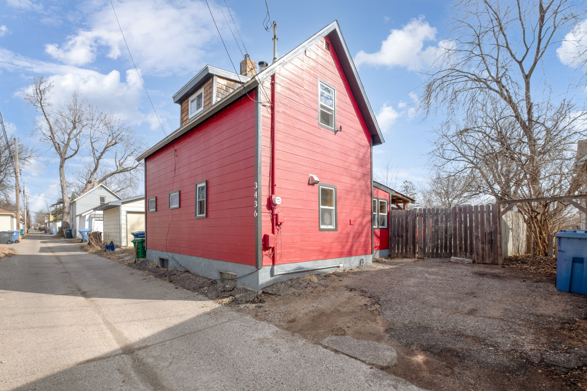 32_Exterior