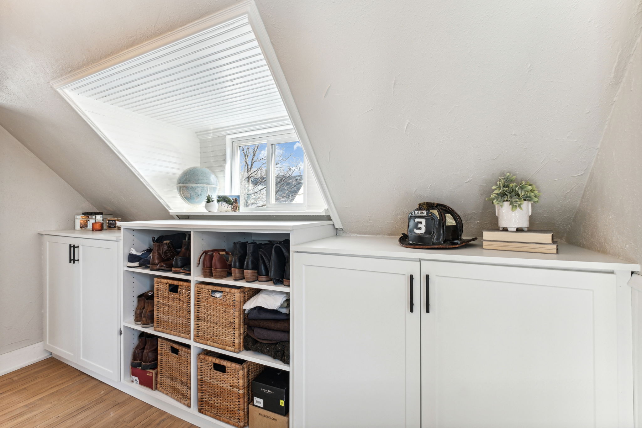 27_Interior