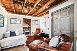 15_Interior
