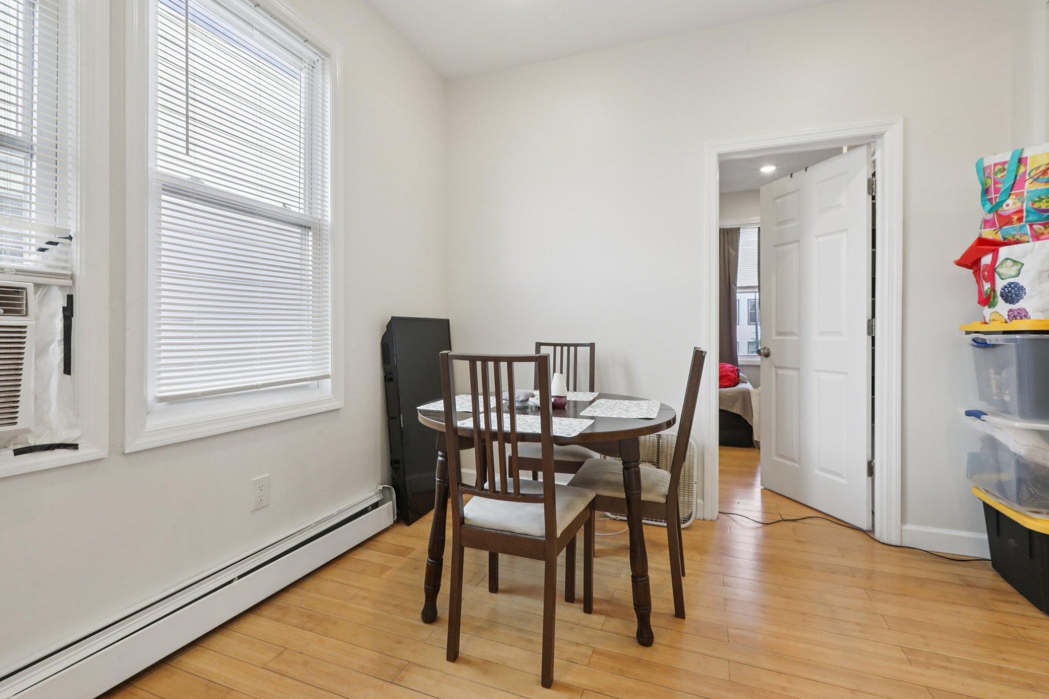 Danforth Ave-S0410-009.jpg