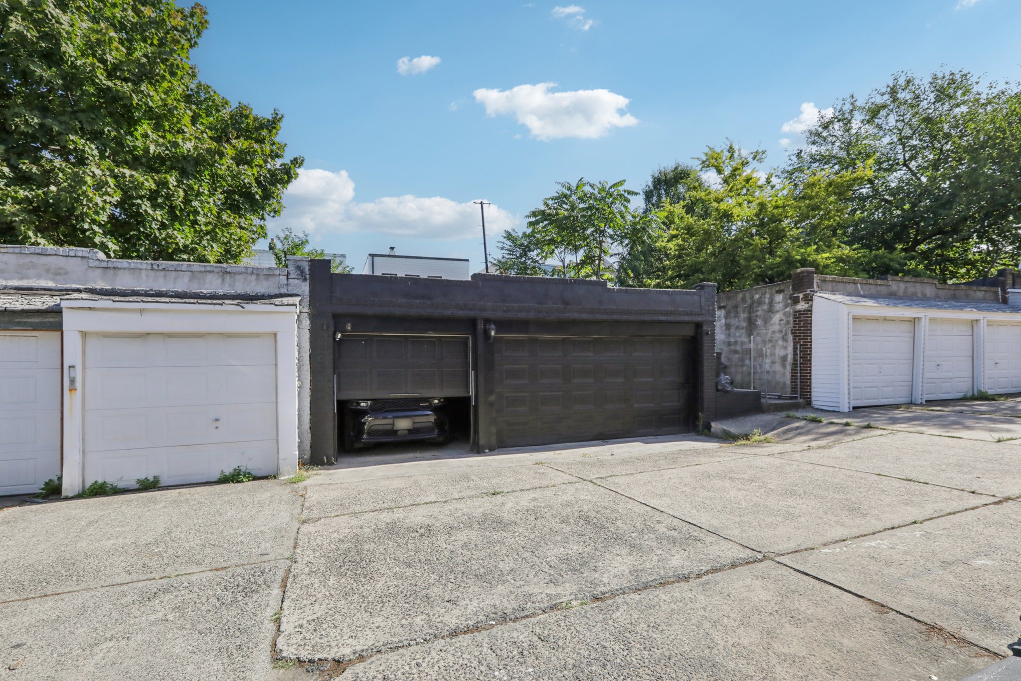 Danforth Ave-S0410-047.jpg