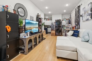 Danforth Ave-S0410-008.jpg