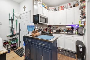 Danforth Ave-S0410-014.jpg