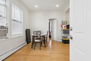 Danforth Ave-S0410-026.jpg